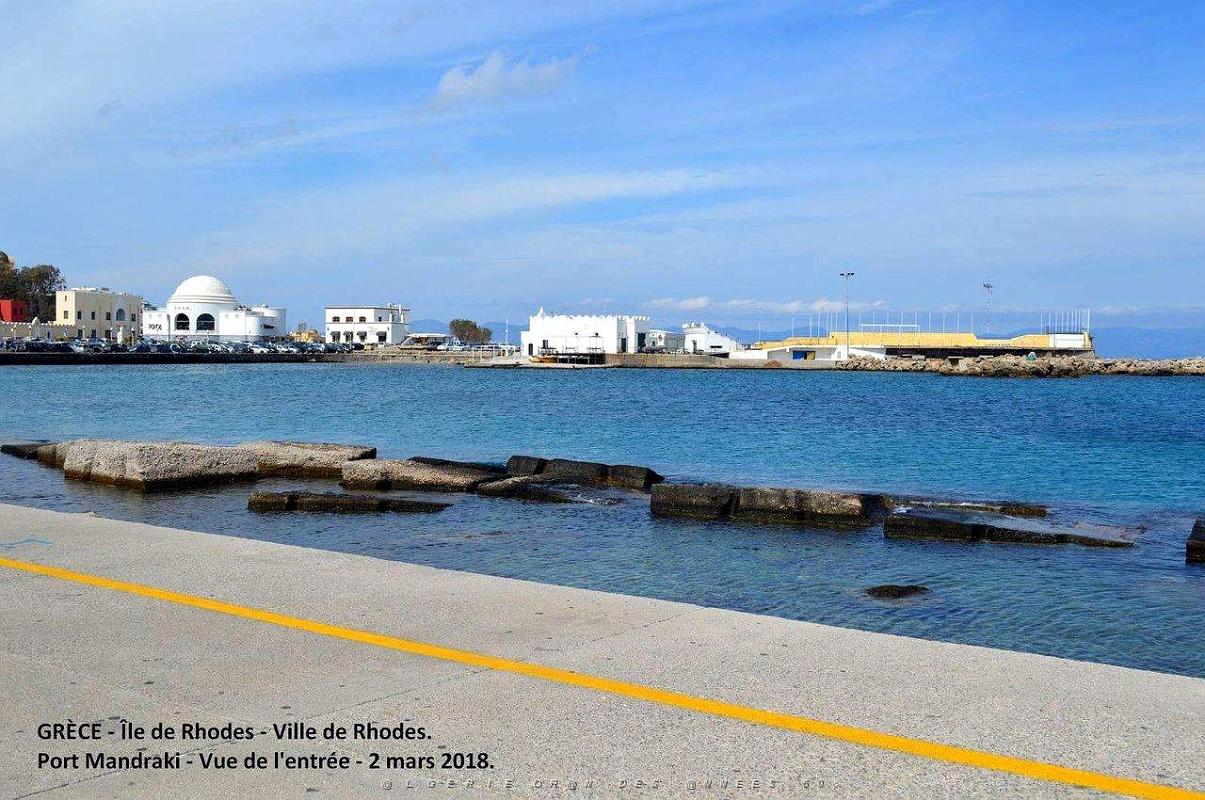 091- Rhodes ville et port d'honneur.JPG